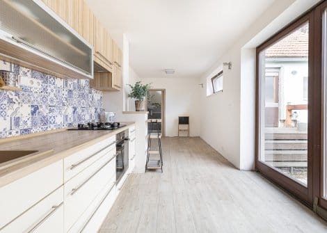 Skromný RD 2+2 s možností rozšíření, zahrada