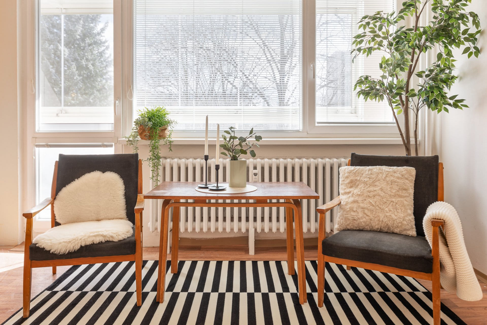 Mini byt s prosklenou lodžií