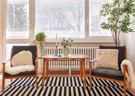 Mini byt s prosklenou lodžií