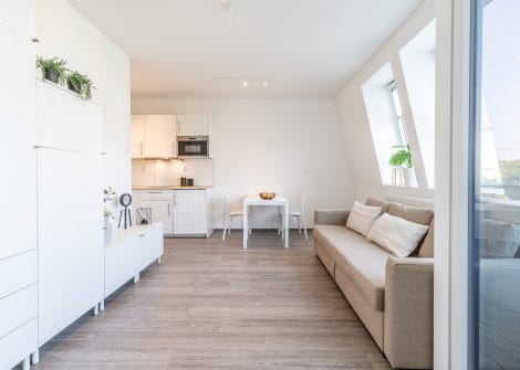 1+kk s balkonem a zahrádkou, vedle cyklostezky